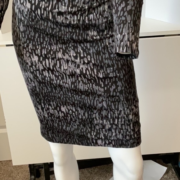 Banana Republic Fitted Dress - Picture 3 of 7